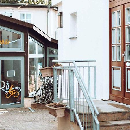 روستوك Apartmenthaus Chrischanshof المظهر الخارجي الصورة