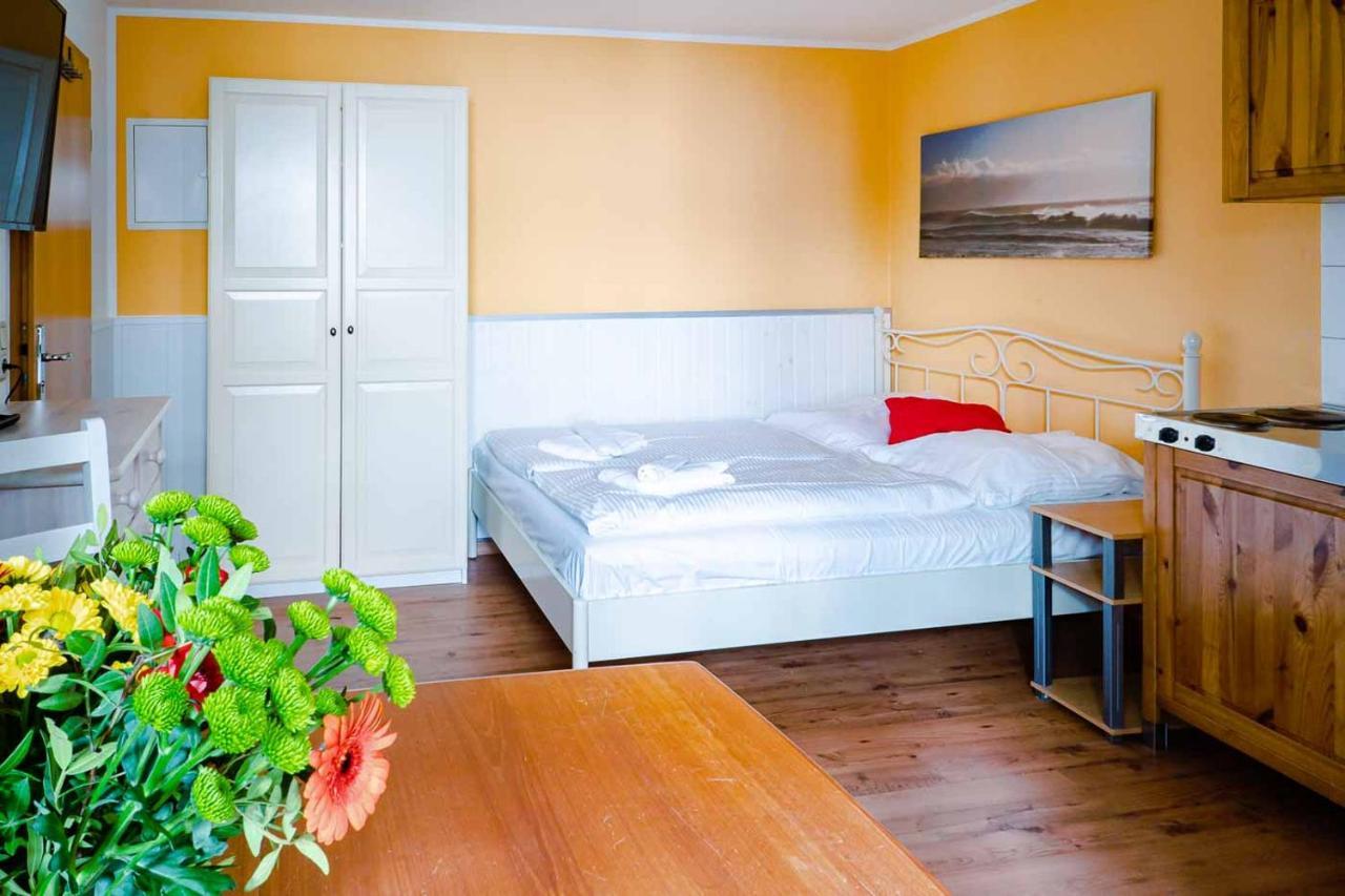 روستوك Apartmenthaus Chrischanshof المظهر الخارجي الصورة